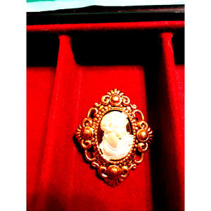 Beautiful handmade cameo pendant
